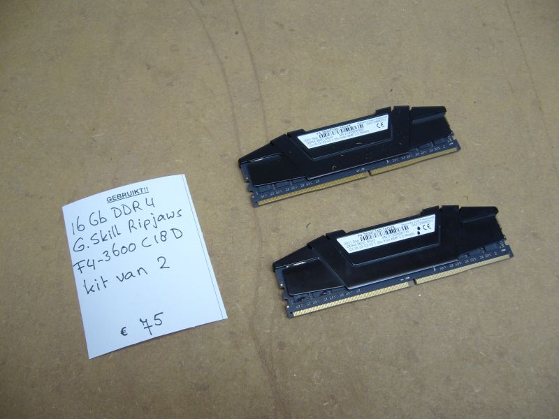 16 Gb DDR4 MEMORY  KIT van 2x8